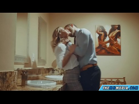 ❤️ Lokacin da ƙwanƙolin farin gashi ya yaudare ku a cikin gidan wanka na jama'a ❤️❌ Batsa mai kyau a%ha.porn-milf-300.ru ❌️